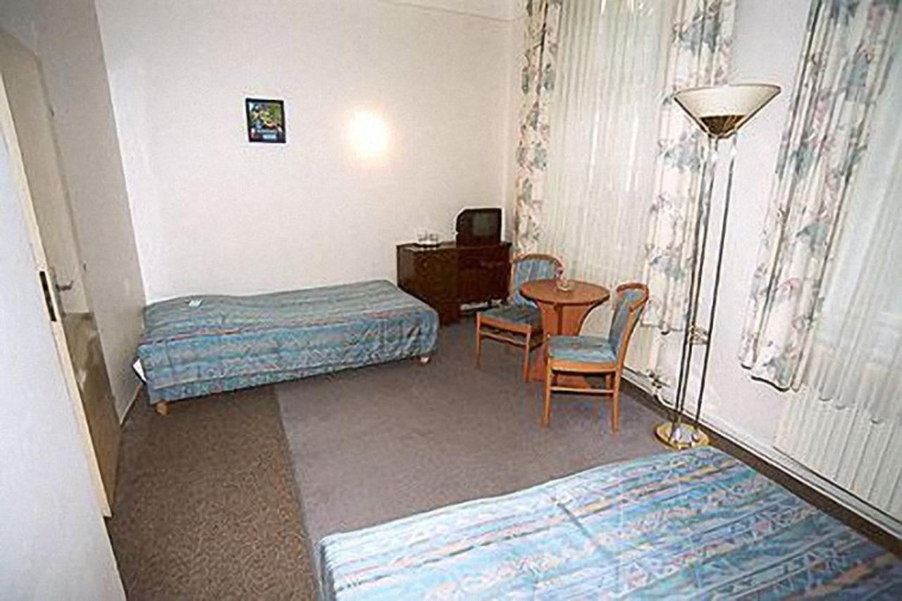 Hostel Junior Praga Esterno foto