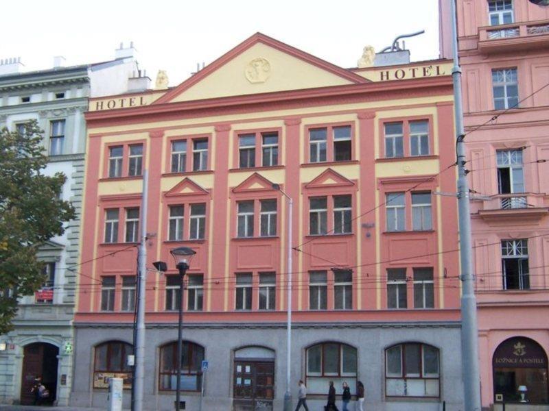 Hostel Junior Praga Esterno foto