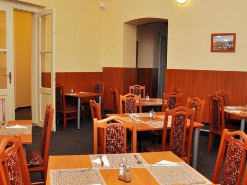 Hostel Junior Praga Esterno foto